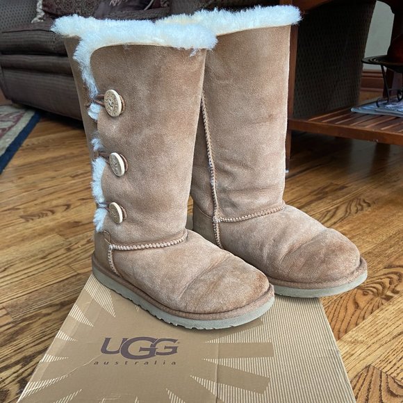 UGG Tall Bailey Button Boots, Big kid 4 - Chestnut - Picture 1 of 6